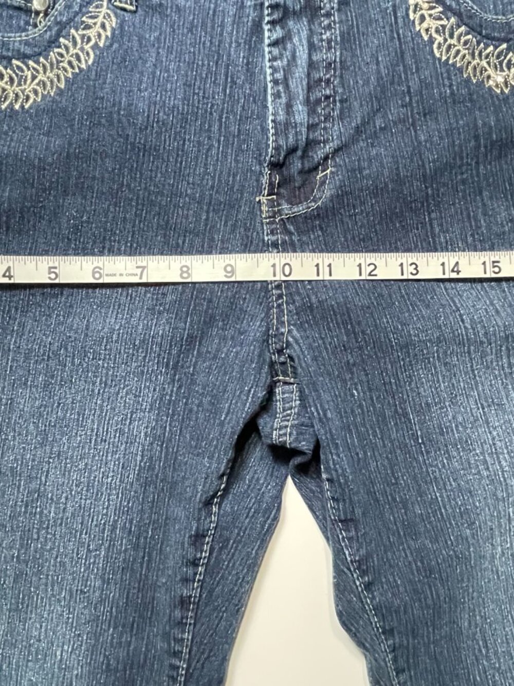 Roz & Ali Women’s Embroidered Beaded Jeans Size 10 Wide Leg Dark Wash Excellent - Picture 15 of 16